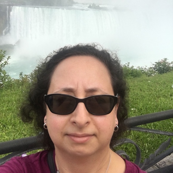 Meet your Posher, Luisa - Picture 1 of 1